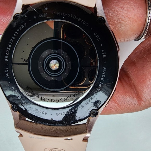 Samsung and Smartwatch with Circular Display and Adjustable Strap Size M 20mm - Picture 5 of 13